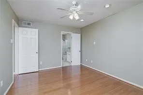 a view of a house with porch and a yard