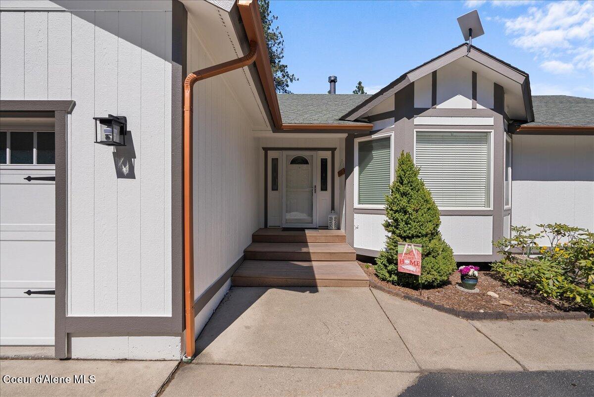 2447 East Garwood Road Hayden, ID 83835 - Photo 3 of 56 Front walkway