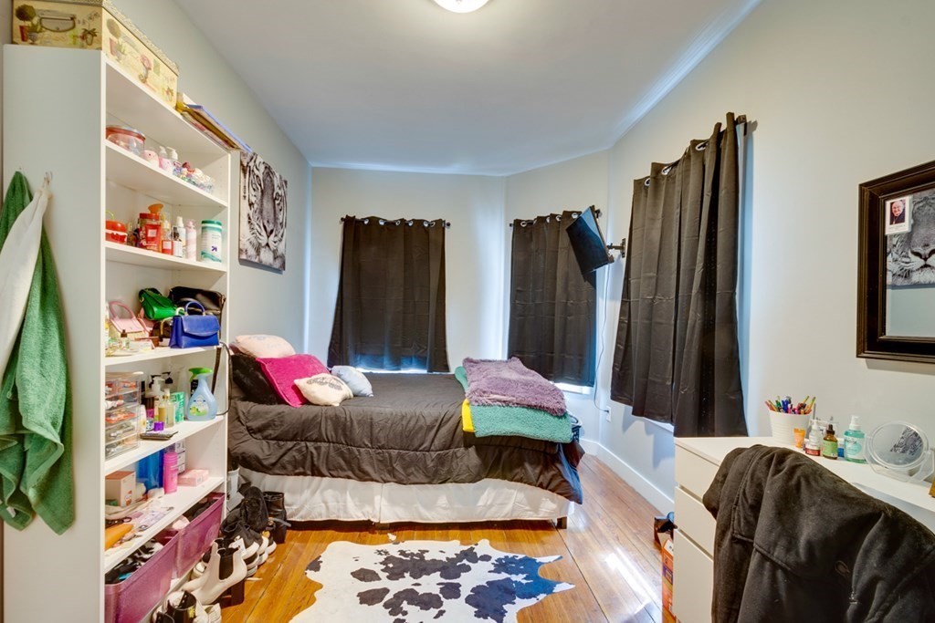 15 Hecla Street Boston, MA 02122 - Photo 21 of 33 a living room with furniture and a couch