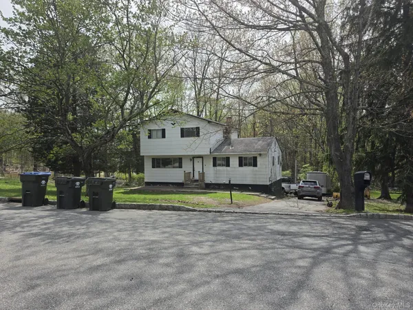 $749,000 | 3 Galveston Drive, Monroe, NY 10950