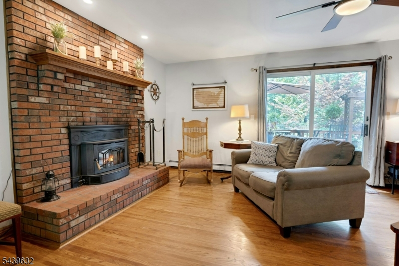 20 Lark Lane Oak Ridge, NJ 07438 - Photo 10 of 47