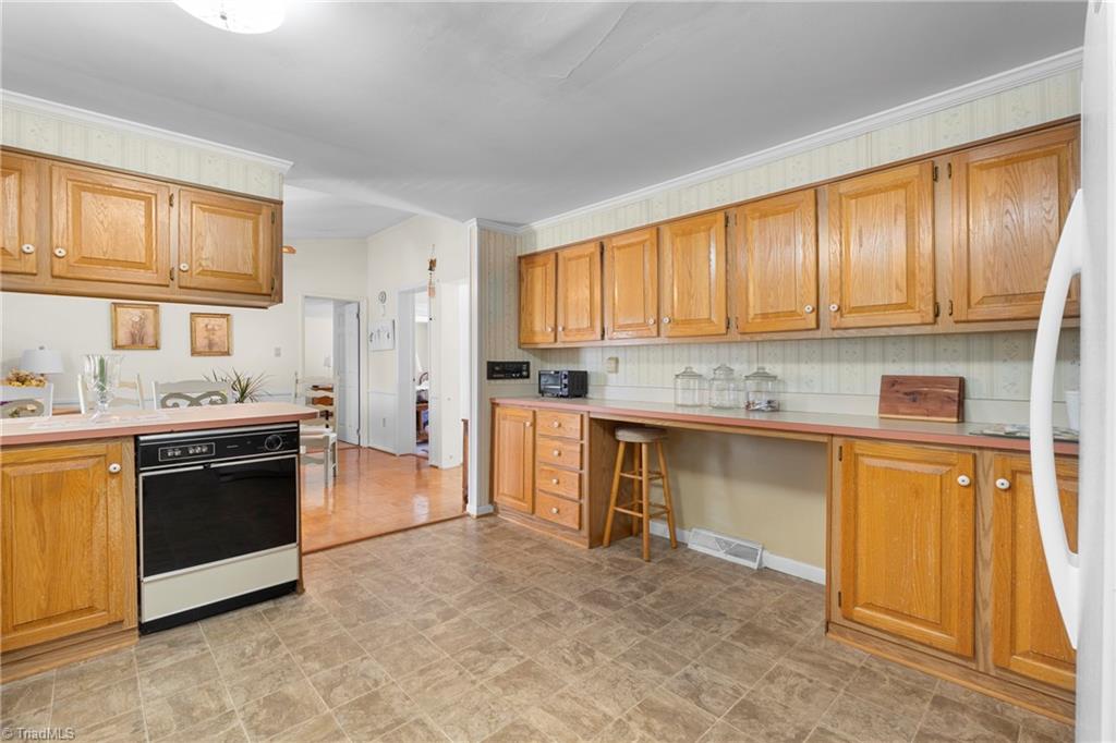 143 Lloyd Lookabill Street Lexington, NC 27292 - Photo 14 of 28