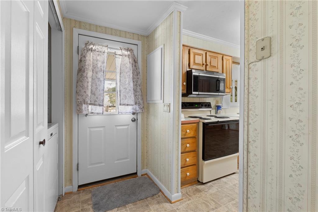 143 Lloyd Lookabill Street Lexington, NC 27292 - Photo 15 of 28 Laundry area on left