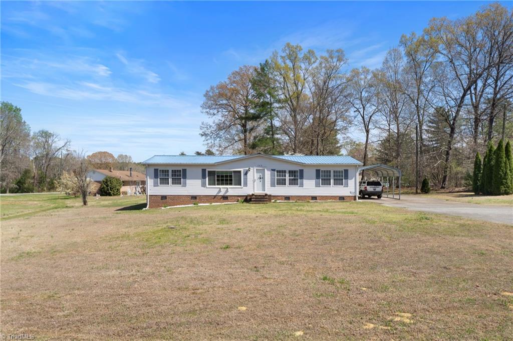 143 Lloyd Lookabill Street Lexington, NC 27292 - Photo 3 of 28