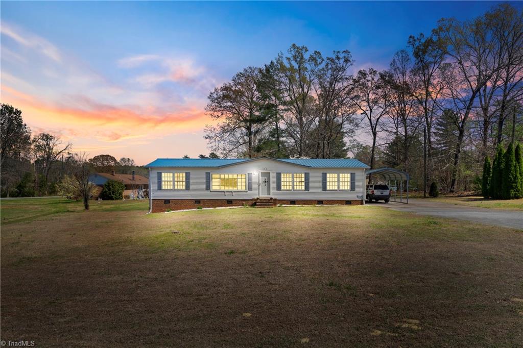143 Lloyd Lookabill Street Lexington, NC 27292 - Photo 4 of 28