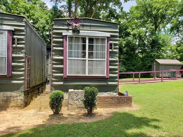 760 West Holmes Road Memphis, TN 38109 - Photo 1 of 15