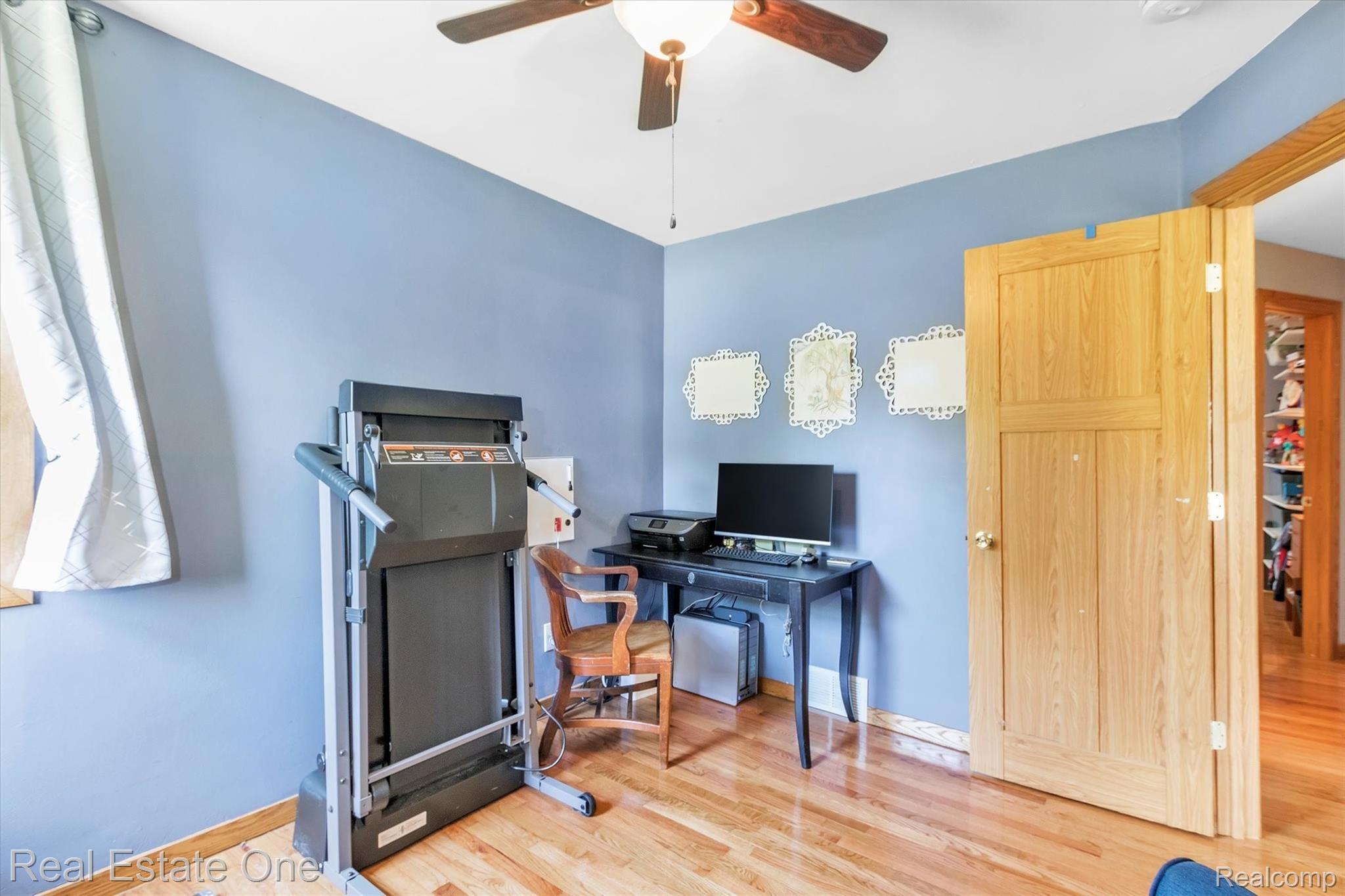 26110 King Road Romulus, MI 48174 - Photo 23 of 52 23-26110-King-Rd-WindowStill-Real-Estate-Photography-23.jpg