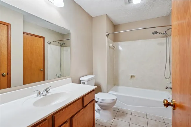 $1,275 | 4425 Barnett Street, Unit A, Metairie, LA 70006