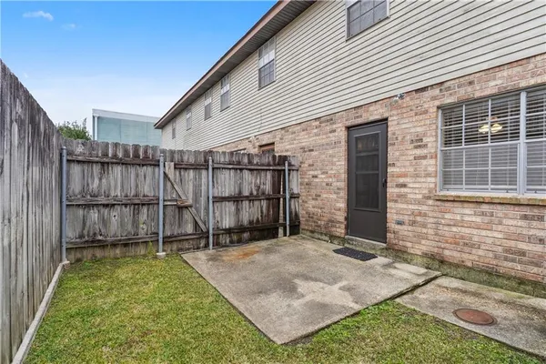 $1,275 | 4425 Barnett Street, Unit A, Metairie, LA 70006