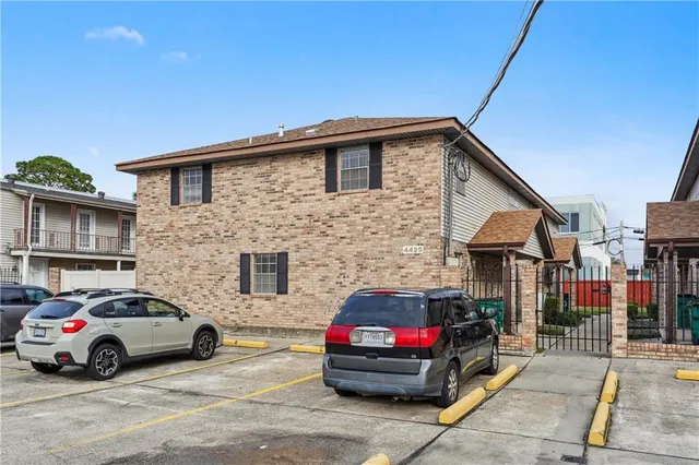 $1,275 | 4425 Barnett Street, Unit A, Metairie, LA 70006