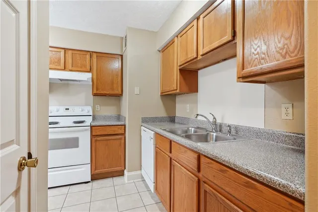 $1,275 | 4425 Barnett Street, Unit A, Metairie, LA 70006