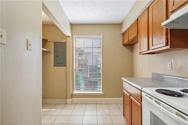 $1,275 | 4425 Barnett Street, Unit A, Metairie, LA 70006
