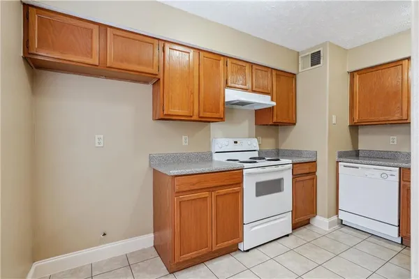 $1,275 | 4425 Barnett Street, Unit A, Metairie, LA 70006