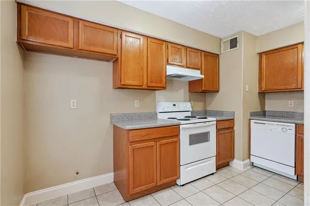 $1,275 | 4425 Barnett Street, Unit A, Metairie, LA 70006