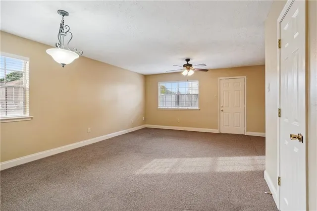 $1,275 | 4425 Barnett Street, Unit A, Metairie, LA 70006
