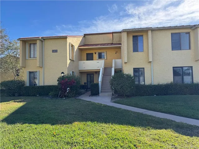 $165,000 | 5303 Southeast Miles Grant Road, Unit L101, Stuart, FL 34997