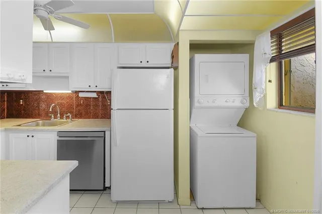 $165,000 | 5303 Southeast Miles Grant Road, Unit L101, Stuart, FL 34997