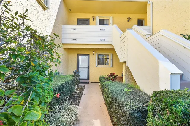 $165,000 | 5303 Southeast Miles Grant Road, Unit L101, Stuart, FL 34997