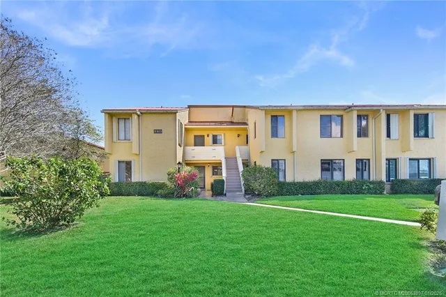 $165,000 | 5303 Southeast Miles Grant Road, Unit L101, Stuart, FL 34997