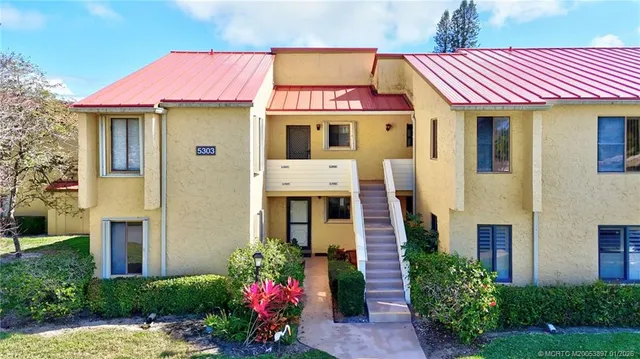 $165,000 | 5303 Southeast Miles Grant Road, Unit L101, Stuart, FL 34997
