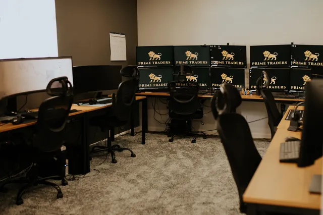 $6,000 | 4000 Northwest 3rd Avenue, Boca Raton, FL 33431