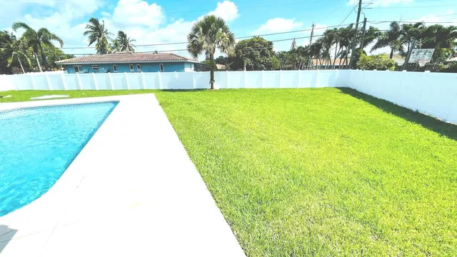 $6,000 | 4000 Northwest 3rd Avenue, Boca Raton, FL 33431