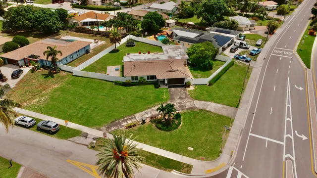 $6,000 | 4000 Northwest 3rd Avenue, Boca Raton, FL 33431