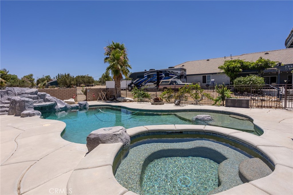 1220 Smoke Tree Road Pinon Hills, CA 92372 - Photo 34 of 47 Pool,Spa
