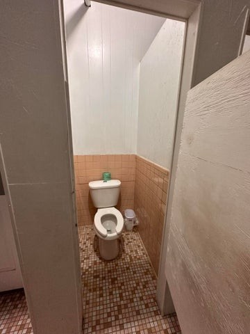 977 Highway 25W Newport, TN 37821 - Photo 12 of 35 a bathroom with a sink and a mirror