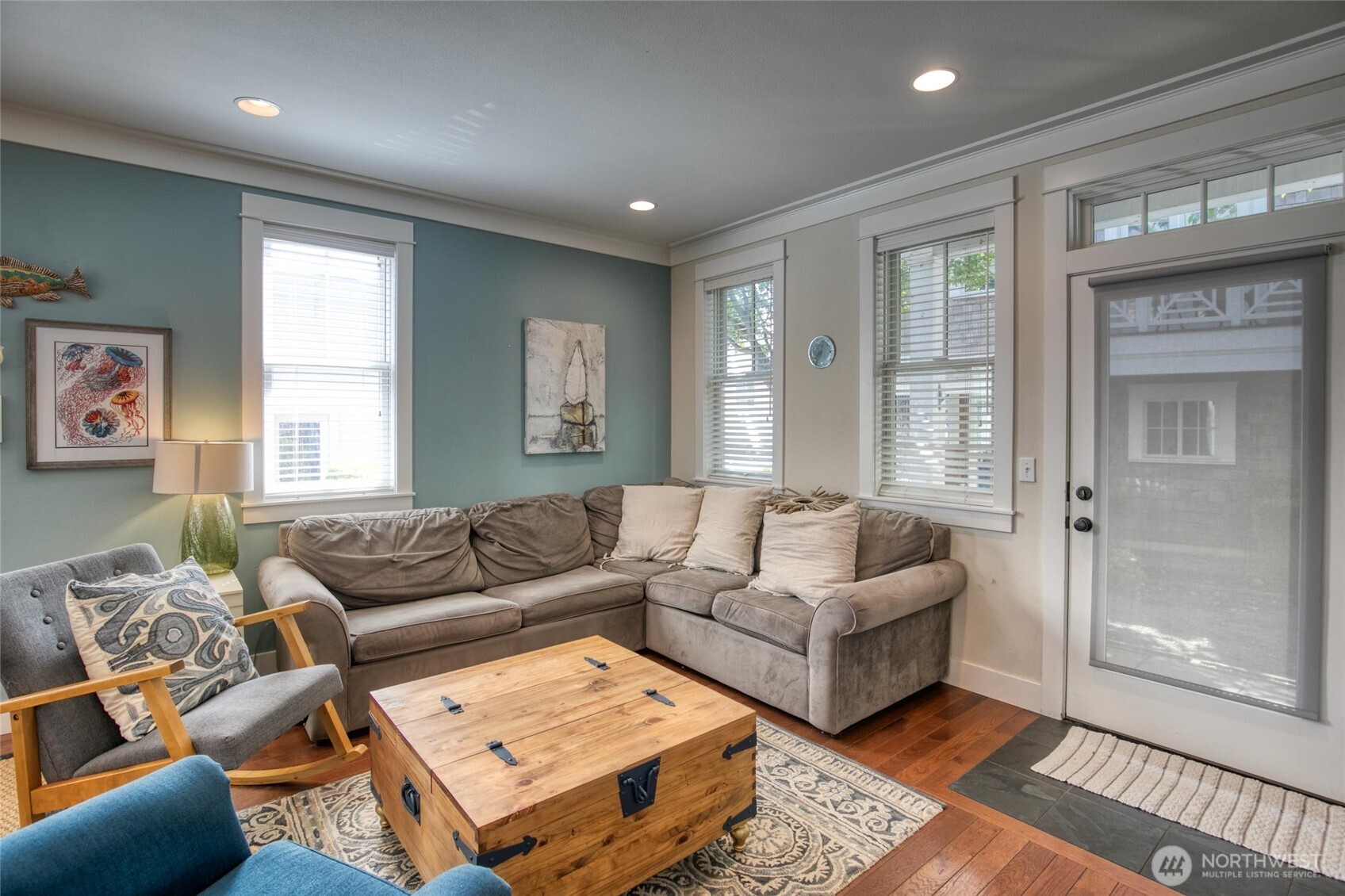 38 West Myrtle Lane Pacific Beach, WA 98571 - Photo 11 of 31 a living room with furniture and a window