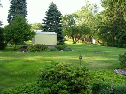 35 Fairview Road Forest Hills, PA 15221 - Photo 7 of 8 Yard/Garden.