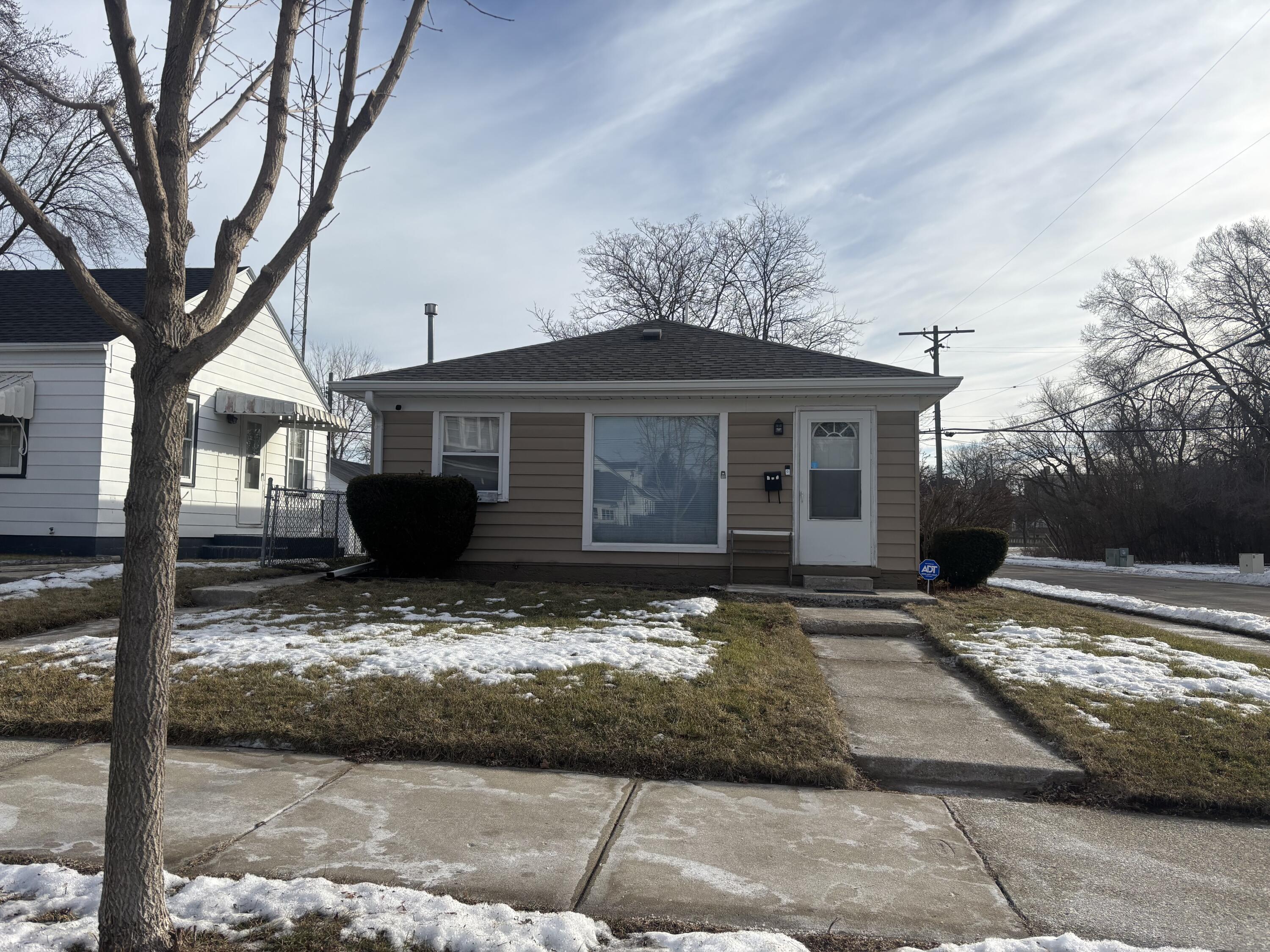 431 Wickham Boulevard Racine, WI 53405 - Photo 1 of 1 IMG_8517