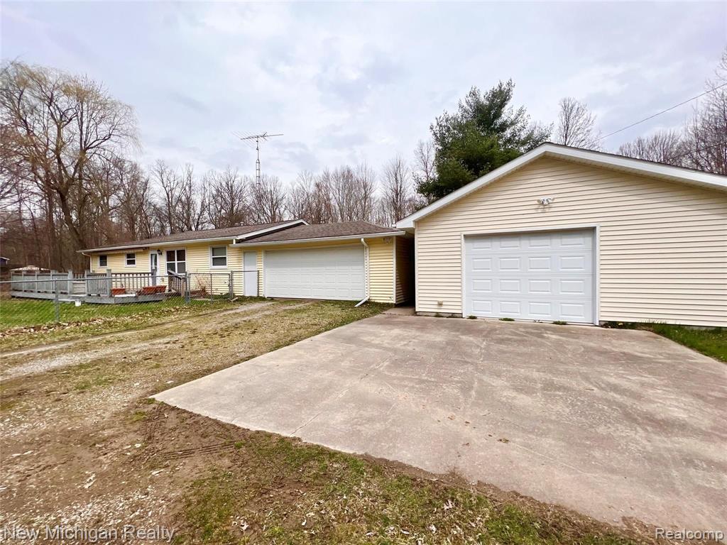 1220 Gary Road Montrose, MI 48457 - Photo 5 of 17