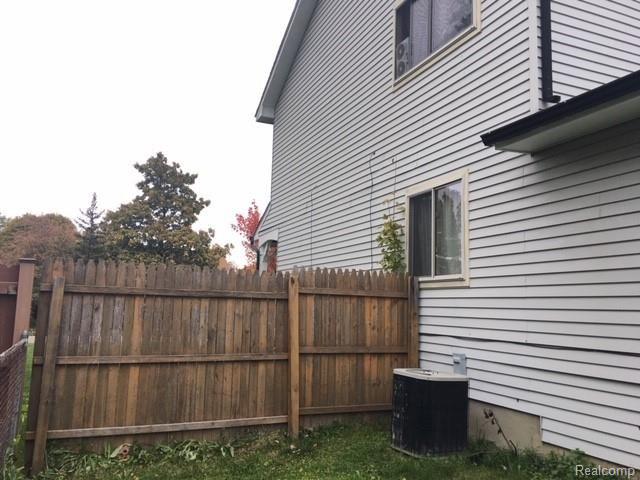 5237 Lethbridge Road Grand Blanc, MI 48439 - Photo 6 of 19 IMG_4798.JPG