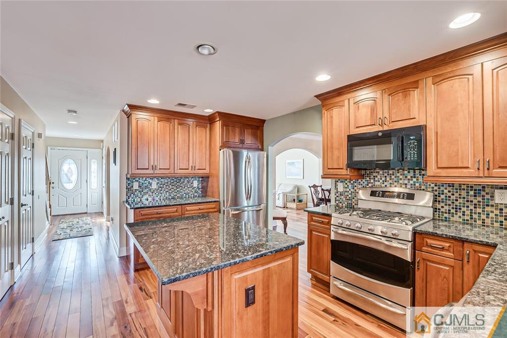 64 Dellwood Road Edison, NJ 08820 - Photo 11 of 37 Gallery Image 11