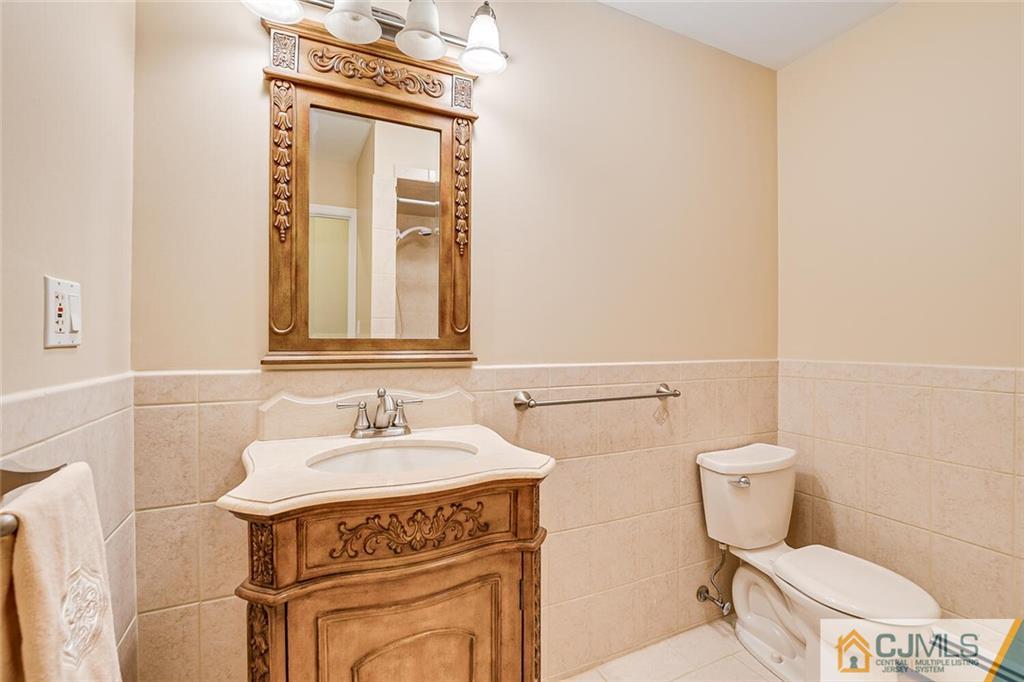 64 Dellwood Road Edison, NJ 08820 - Photo 29 of 37 Gallery Image 29