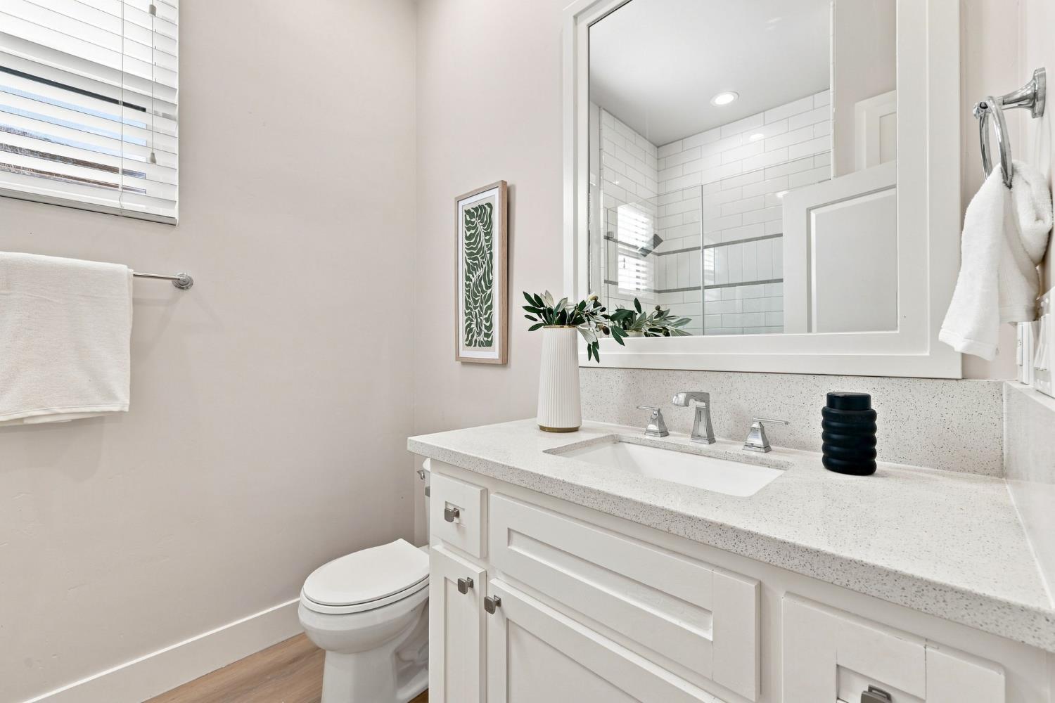 5027 Engle Road Carmichael, CA 95608 - Photo 31 of 71 Gallery Image 31