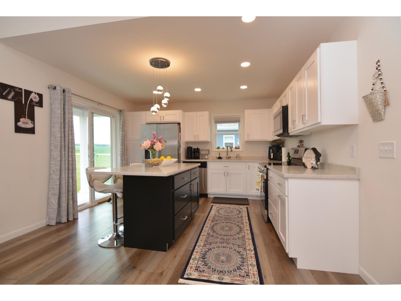 905 Roosevelt Street Baraboo, WI 53913 - Photo 4 of 22