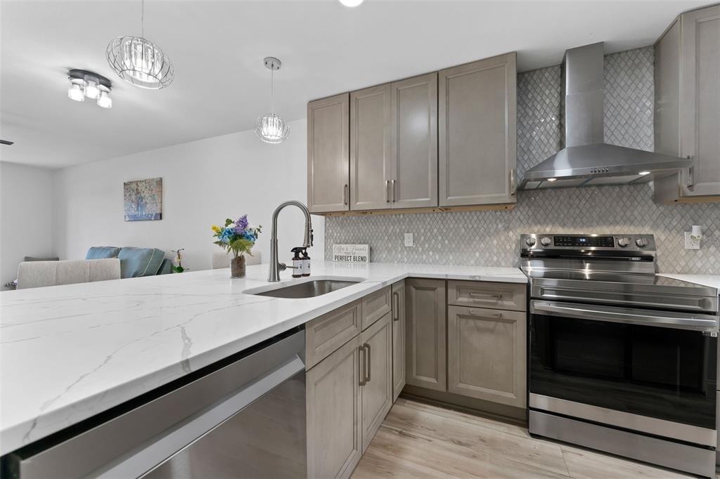 8150 Brent Street, Unit 725 Port Richey, FL 34668 - Photo 12 of 32