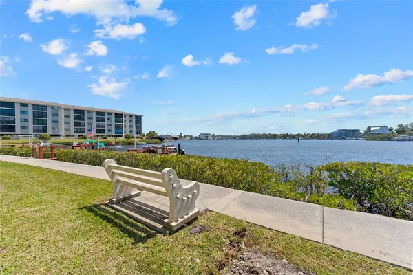 $2,200 | 8150 Brent Street, Unit 725, Port Richey, FL 34668