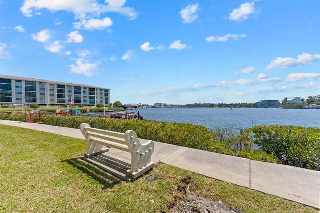 $2,200 | 8150 Brent Street, Unit 725, Port Richey, FL 34668