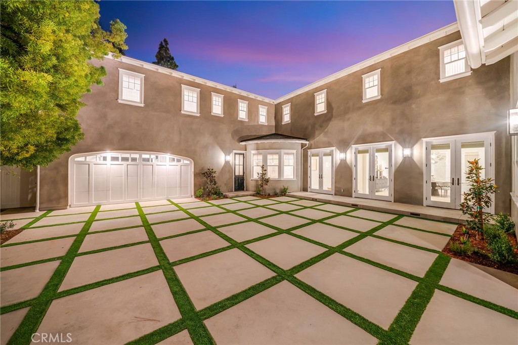 17 Boardwalk Newport Beach, CA 92660 - Photo 3 of 58