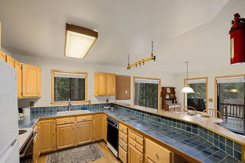 $799,000 | 12730 Palisade Street, Truckee, CA 96161