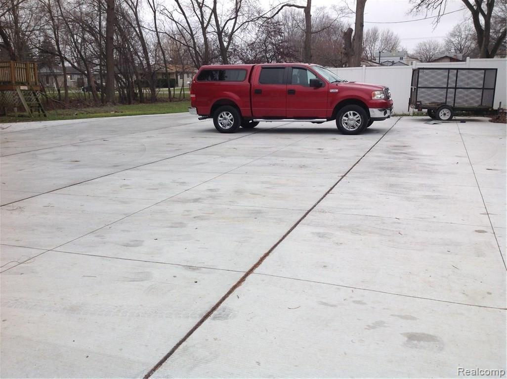 6625 Pardee Road Taylor, MI 48180 - Photo 6 of 16 Extremely large parking pad new in 2015