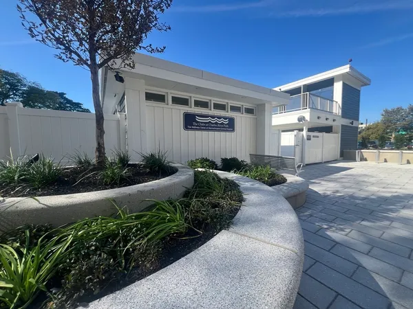 $4,300 | 9 Hawthorne Place, Unit 14N, Boston, MA 02114