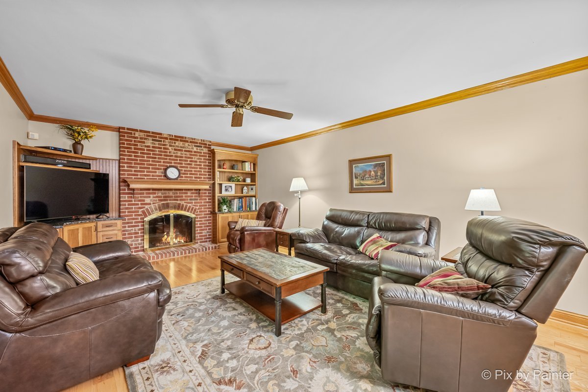 9901 Fox Bluff Lane Spring Grove, IL 60081 - Photo 13 of 44