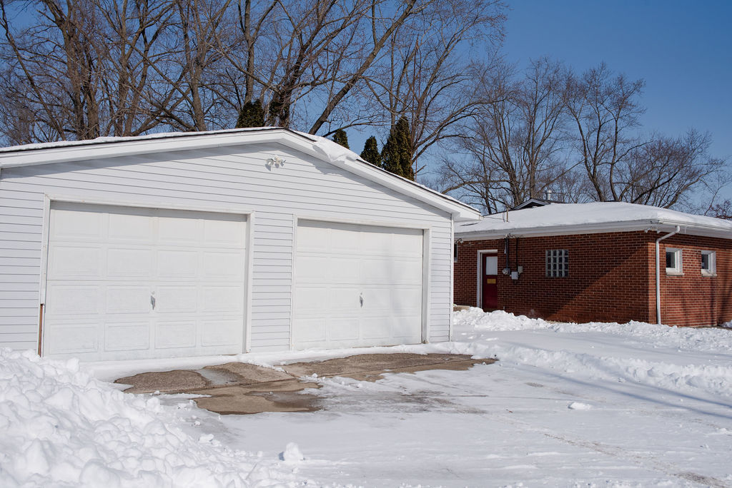 425 West Donald Street Kankakee, IL 60901 - Photo 3 of 14 a view of a house