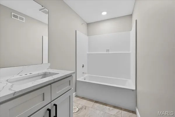 $550,000 | 1219 Ole Town Bridge Drive, O'Fallon, IL 62269