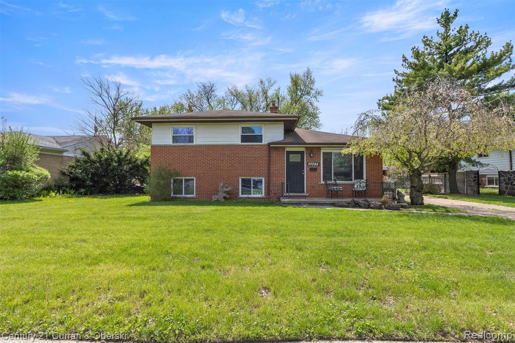 27095 Colgate Street Inkster, MI 48141 - Photo 3 of 6