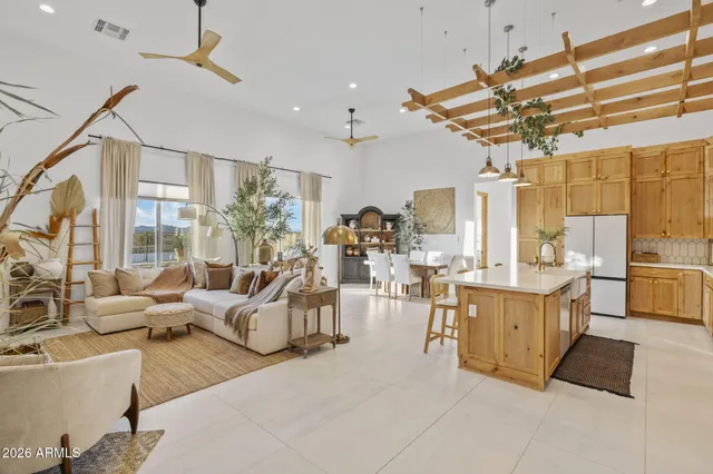 $899,000 | 25937 Ravina Lane, Morristown, AZ 85342